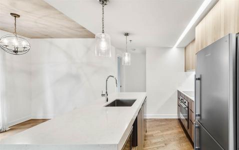 101  Rue Peel, Montréal (Le Sud-Ouest), Quebec H3C 0Y1, Canadá