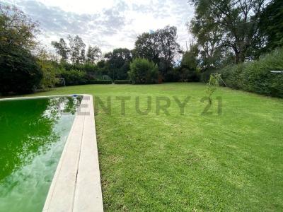 24 entre 403 y 405 s/n, La Plata, GBA Sur 00001, Argentina