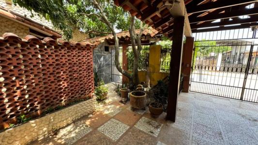 CARRETERA  AL TORNO C/ PRINCIPAL SANTA RITA , Ñuflo de Chávez, Santa Cruz 00001, Bolivia