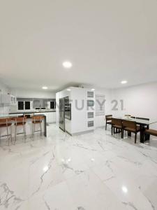 principal PUERTO AVENTURA PB, Lechería, Anzoategui 6016, Venezuela