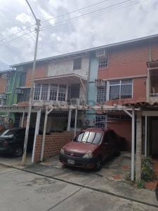 Terraza Sur Townhouse 3 nivele en venta Nueva Casarapa, Guarenas, Miranda 1220, Venezuela