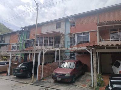 Terraza Sur Townhouse 3 nivele en venta Nueva Casarapa, Guarenas, Miranda 1220, Venezuela