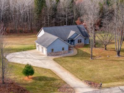 470 Sweetwater Dr., Cadillac, Michigan 49601, USA