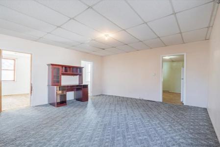 713 E George, Clinton, Illinois 61727, USA