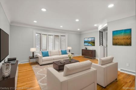 21979 Hickorywood Drive, Dearborn Heights, Michigan 48127, États-Unis