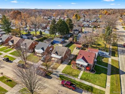 9616 Colwell Avenue, Allen Park, Michigan 48101, USA