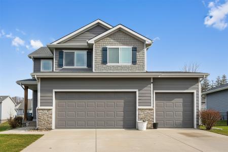 9019 Cody Drive, West Des Moines, Iowa 50266, États-Unis