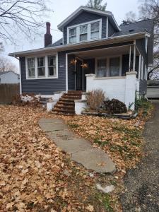 1133 W Nowland, Peoria, Illinois 61604, USA