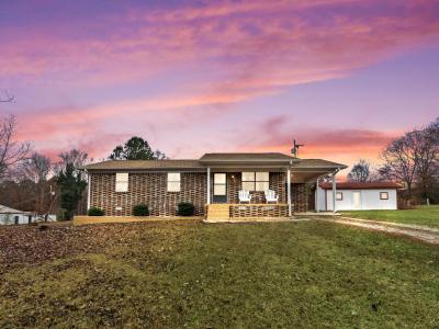 735 County Road 422, Henagar, Alabama 35978