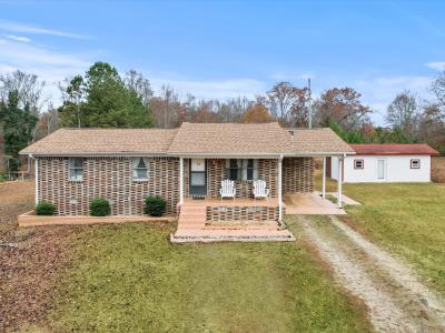 735 County Road 422, Henagar, Alabama 35978