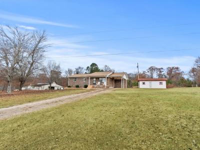 735 County Road 422, Henagar, Alabama 35978