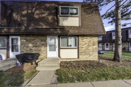 2634 Woodview Court, Waukegan, Illinois 60087