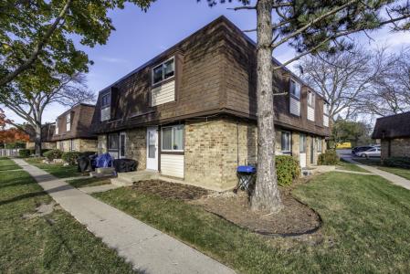 2634 Woodview Court, Waukegan, Illinois 60087