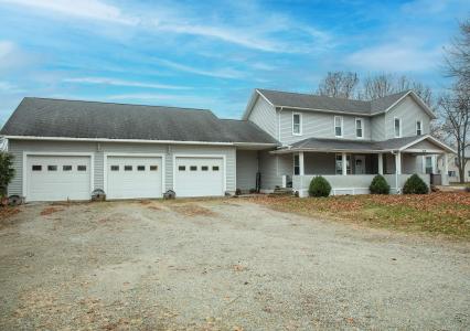 104 E Weare Street, Clarksville, Iowa 50619, USA