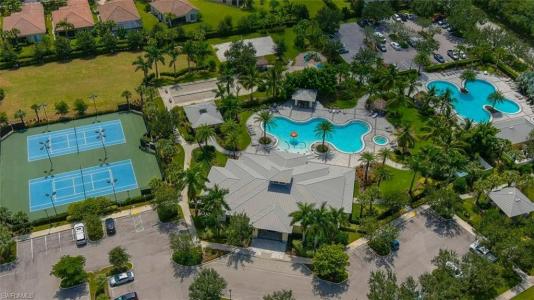 2350 Heydon CIR E, NAPLES, Florida 34120