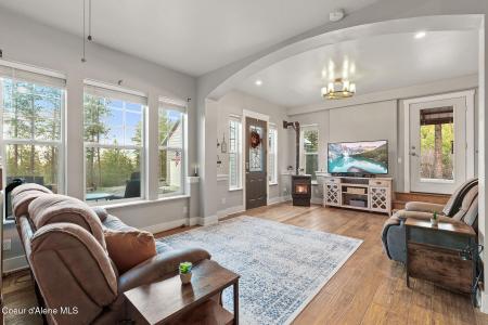 15686 W RIVERVIEW DR, Post Falls, Идаго 83854, Соединенные Штаты