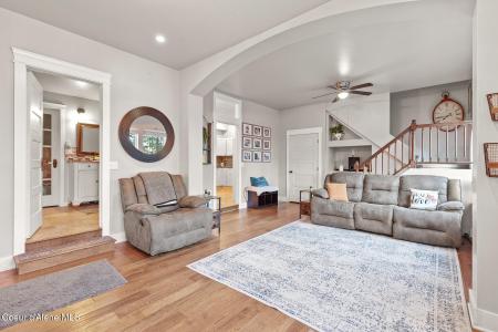 15686 W RIVERVIEW DR, Post Falls, Идаго 83854, Соединенные Штаты