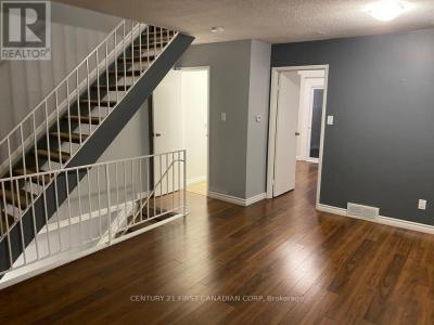 70 FIDDLERS GREEN ROAD, London North (north P), Ontario N6H 4R4, Canadá