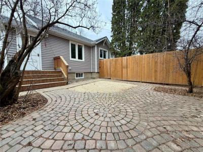 220 FRANKLIN STREET, Brandon, Манитоба R7A 5P3, Канада