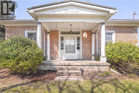 899 KEG LANE, باريس, أونتاريو N3L 3E2, كندا 