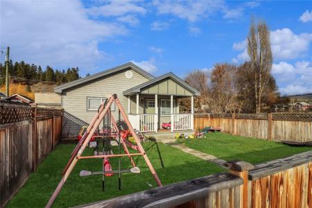 207 ANGELA AVENUE, Princeton, Colombie-Britannique V0X 1W0, Canada