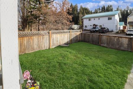 207 ANGELA AVENUE, Princeton, Colombie-Britannique V0X 1W0, Canada