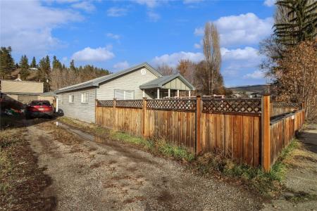 207 ANGELA AVENUE, Princeton, Colombie-Britannique V0X 1W0, Canada