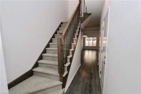 60 JUNE CALLWOOD WAY, Brantford, Онтарио N3T 0T1, Канада