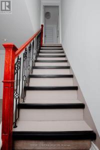 16 LISBURN CRESCENT, Toronto (don Valley Village), أونتاريو M2J 2Z5, كندا 