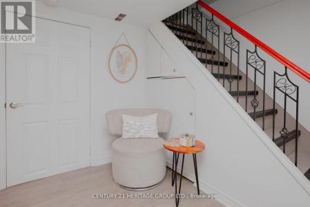 16 LISBURN CRESCENT, Toronto (don Valley Village), أونتاريو M2J 2Z5, كندا 