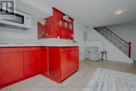 16 LISBURN CRESCENT, Toronto (don Valley Village), أونتاريو M2J 2Z5, كندا 