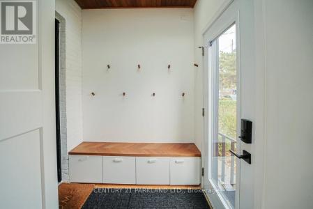 120 CURZON STREET, Toronto (south Riverdale), Ontario M4M 3B5, Canada