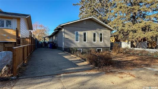 1681 104TH STREET, North Battleford, ساسكاتشوان S9A 1P6, كندا 