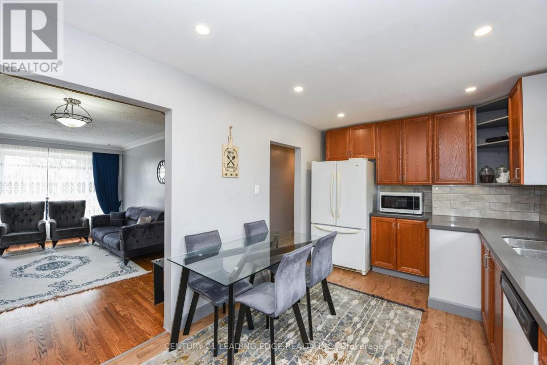 34 PARAGON ROAD, Toronto (kingsview Village-the Westway), オンタリオ M9R 1J8, カナダ