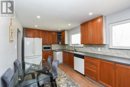34 PARAGON ROAD, Toronto (kingsview Village-the Westway), オンタリオ M9R 1J8, カナダ