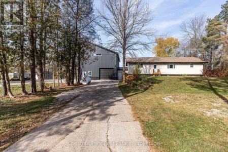 9 MAPLE DRIVE, Northern Bruce Peninsula, Ontario N0H 1Z0, Canada