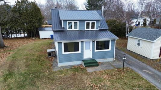 160 ELM STREET, Woodstock, New Brunswick E7M 1R9, Canada