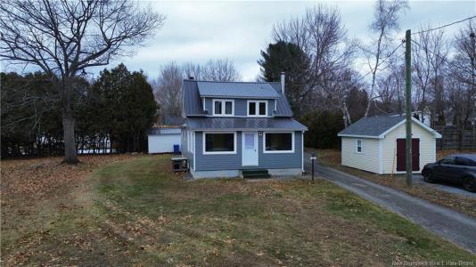 160 ELM STREET, Woodstock, New Brunswick E7M 1R9, Canada