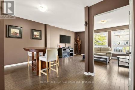 2050 UPPER MIDDLE ROAD, Burlington (brant Hills), 온타리오주 L7P 3R9, 캐나다