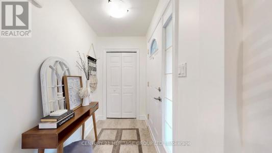 194 SEWELL DRIVE, Oakville (cp College Park), 安大略省 L6H 1E4, 加拿大