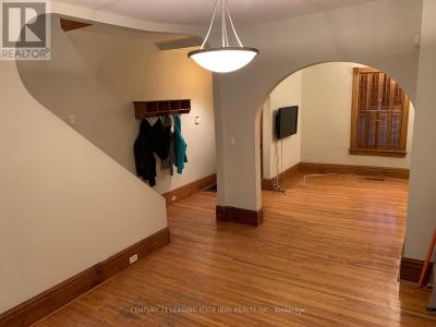 339 LIPPINCOTT STREET, Toronto (university), Ontario M5S 2P6, Canada