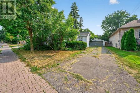 117 LUCAS STREET, Richmond Hill (mill Pond), Ontario L4C 4P4, Canadá