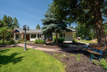 514 HAWES COURT, Kelowna, British Columbia V1W 4A7, Canada