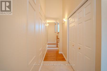 4 SCHOOLHOUSE PRIVATE, Ottawa, Ontario K1M 2J5, Canada