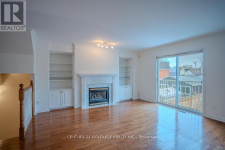 4 SCHOOLHOUSE PRIVATE, Ottawa, Ontario K1M 2J5, Canada