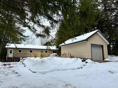 114  Ch. du Lac-Bois-Franc, Val-des-Monts, Quebec J8N 1C7, Canada