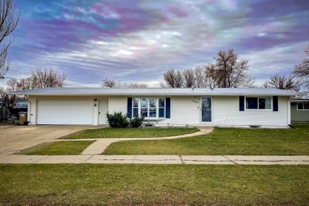 1709 5th Ave, Minot, ND 58701, USA