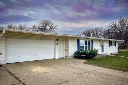 1709 5th Ave, Minot, North Dakota 58701