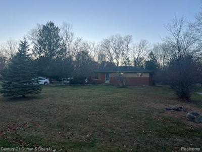 6886 E Nashway, West Bloomfield Charter Township, Michigan 48322