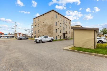 2450  Boul. Bastien, Québec (La Haute-Saint-Charles), Quebec G2B 1B4, Canada